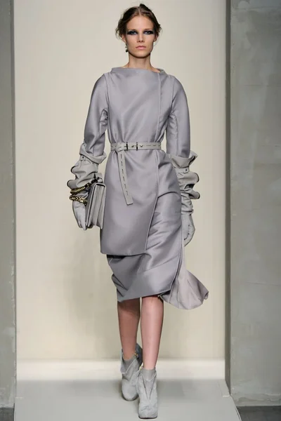 Look 12